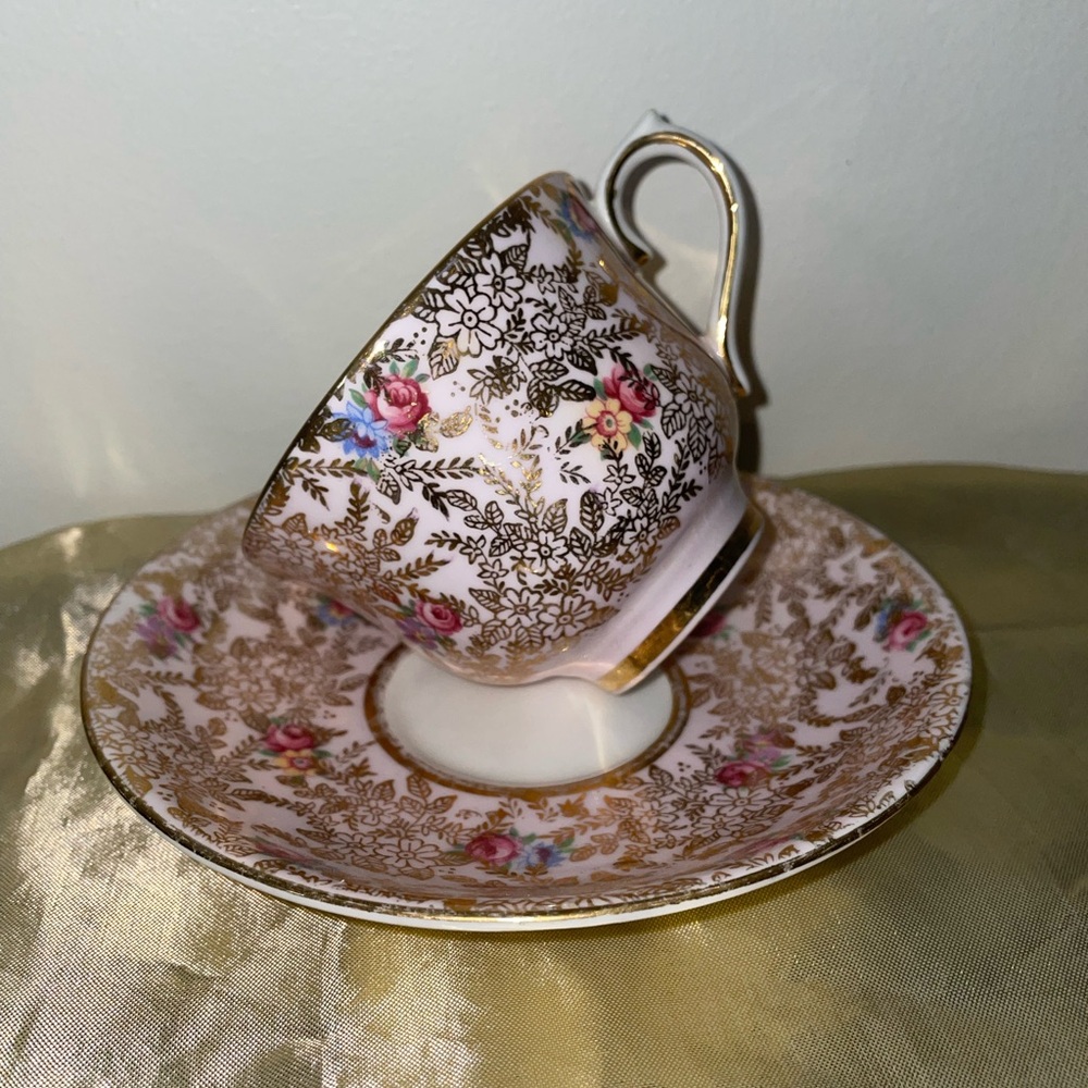 English Bone China Teacup & Saucer Gold Pink Floral Design